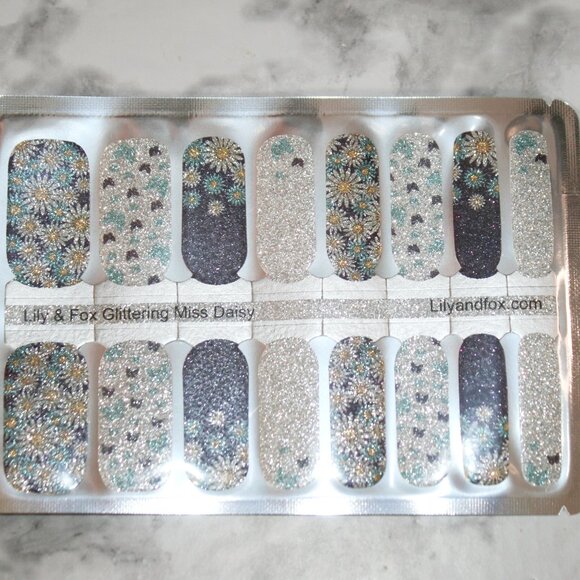3 For 15 - LILY & FOX - GLITTERING MISS DAISY Nail Stickers Wraps Strips Floral - Picture 2 of 10